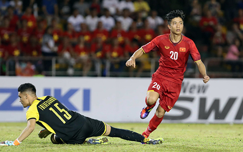 Vừa về tay, Phan Văn Đức đã cho Mazda CX-5 "hôn cổng" a6