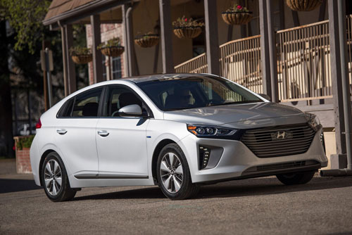 Top 10 mẫu hatchback tốt nhất hiện nay: Hyundai Ioniq Hybrid Limited 2019 Top 10 mẫu hatchback tốt nhất hiện nay: Hyundai Ioniq Hybrid Limited 2019.