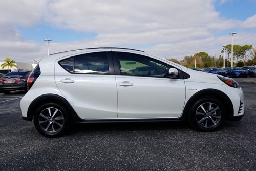 Top 10 mẫu hatchback tốt nhất hiện nay: Toyota Prius C LE 2019 Top 10 mẫu hatchback tốt nhất hiện nay: Toyota Prius C LE 2019.