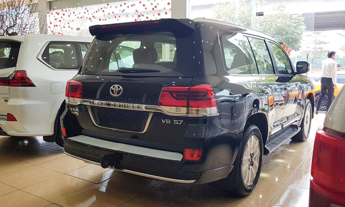 Toyota Land Cruiser MBS Autobiography 2019 bất ngờ hiện hình tại Việt Nam a4
