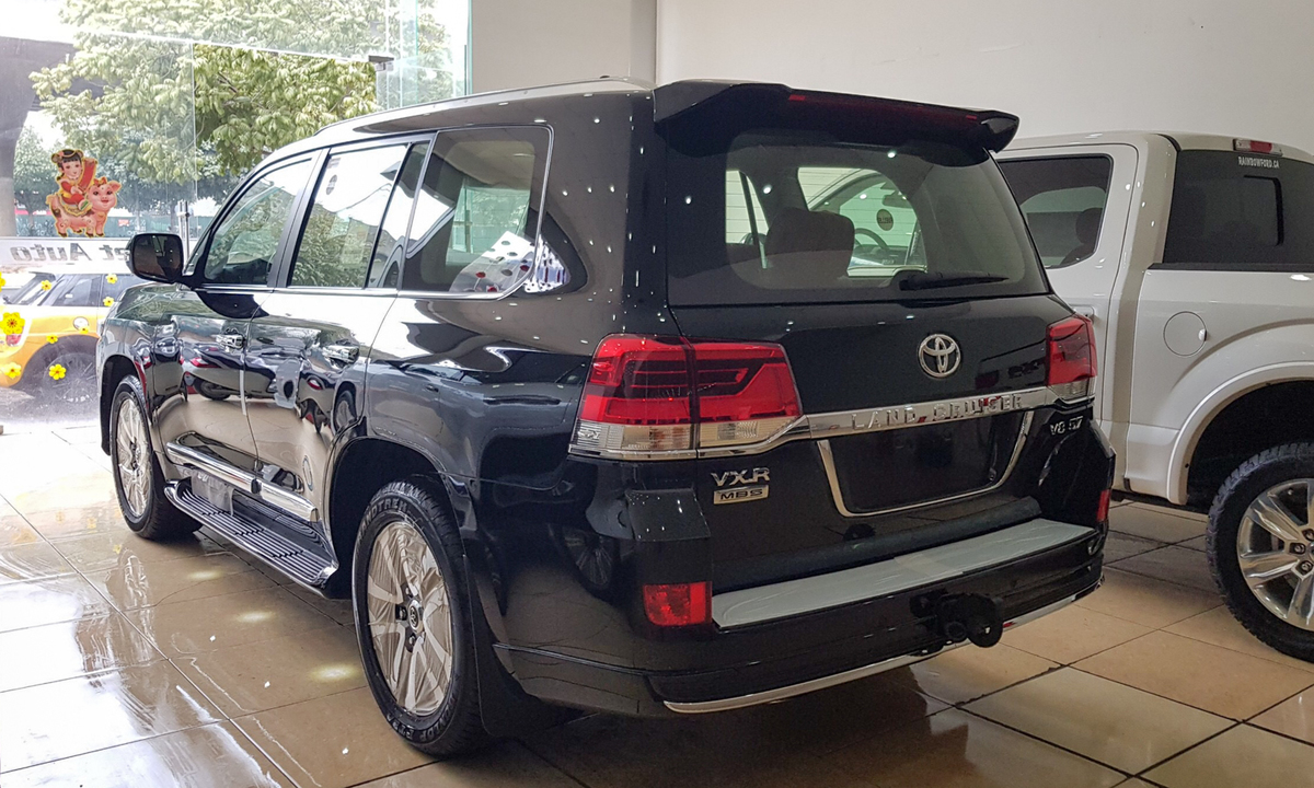 Toyota Land Cruiser MBS Autobiography 2019 bất ngờ hiện hình tại Việt Nam a3