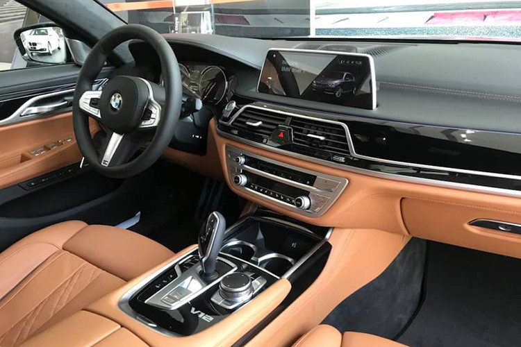 BMW M760Li 2019 chính hãng có giá lăn bánh lên tới hơn 14 tỷ đồng - Ảnh 5.