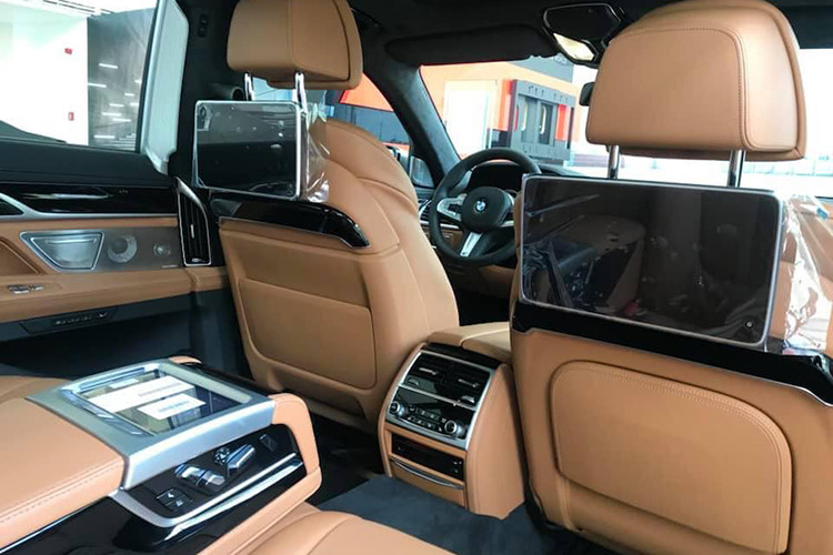 BMW M760Li 2019 chính hãng có giá lăn bánh lên tới hơn 14 tỷ đồng - Ảnh 8.