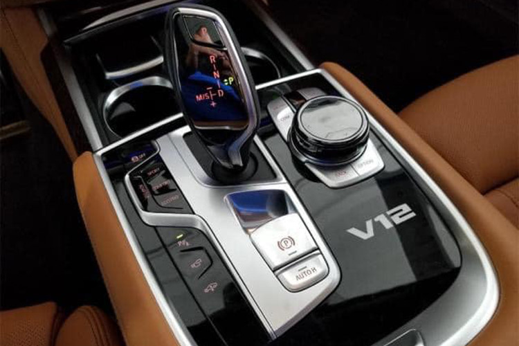 BMW M760Li 2019 chính hãng có giá lăn bánh lên tới hơn 14 tỷ đồng - Ảnh 7.
