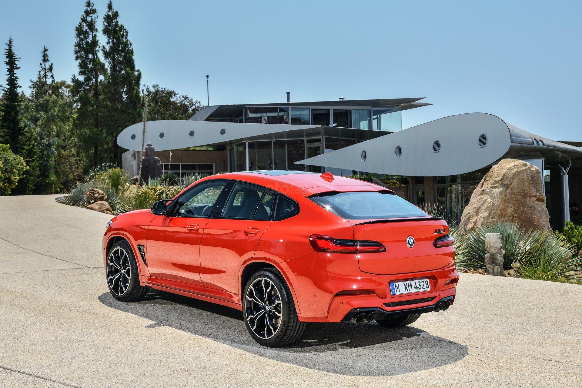 BMW X4 M 2020 đuôi xe
