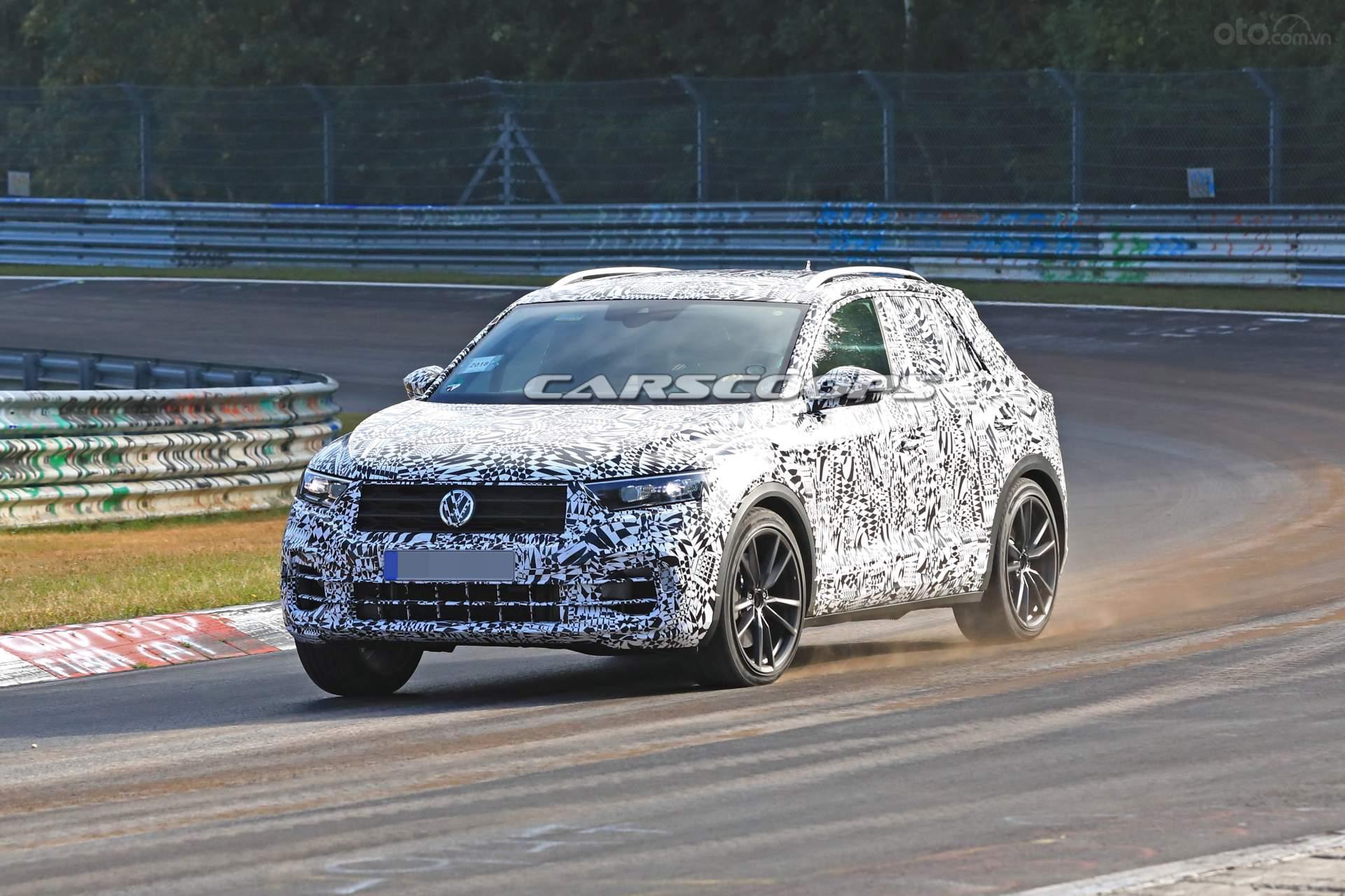 Ảnh chạy thử của Volkswagen T-Roc R đầu xe