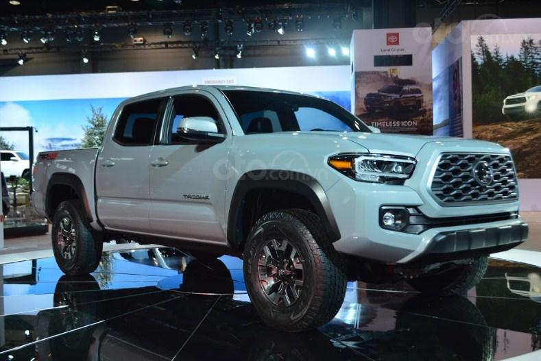 Toyota Tacoma 2020 3/4 đầu xe