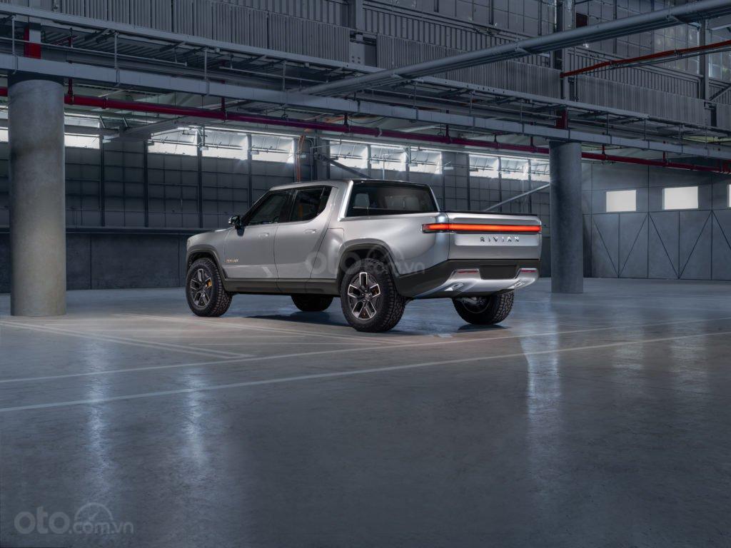 Bán tải điện GM Rivian R1T liệu sẽ mở ra mảng kinh doanh mới cho hãng?