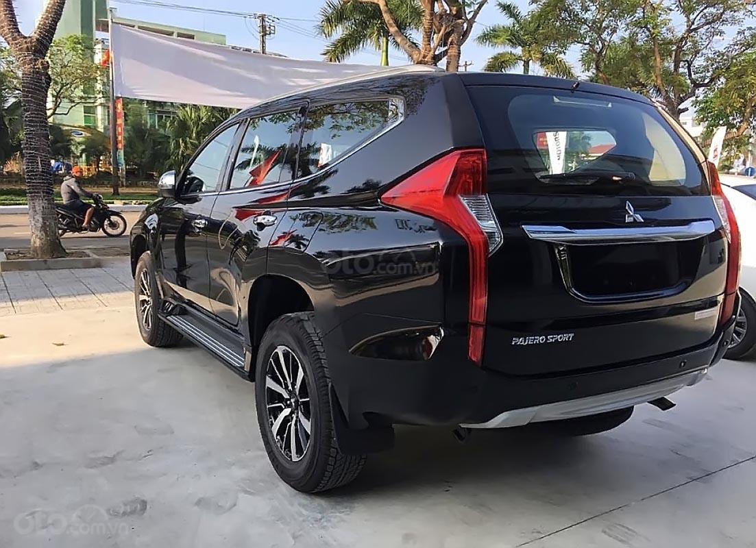 Mitsubishi Pajero Sport bản MT giá 980 triệu đồng chính thức xuất hiện đấu Fortuner a3