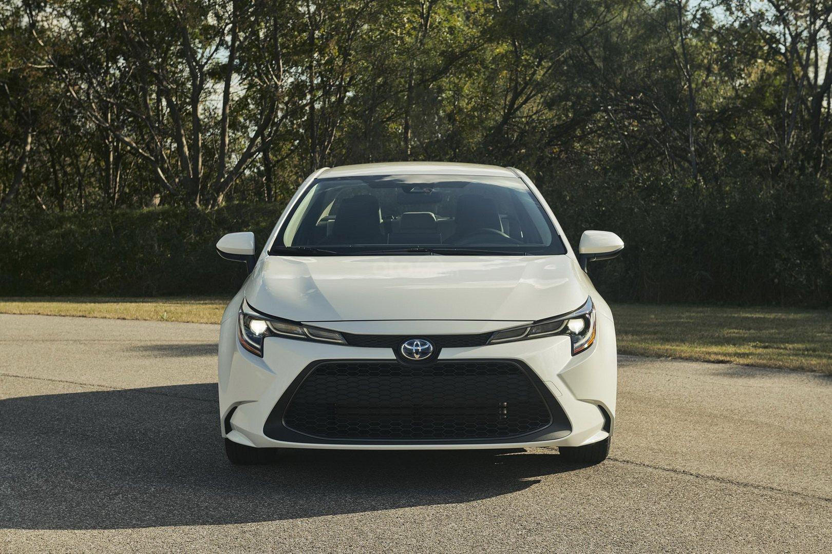 Toyota Corolla 2019 bản Mỹ chính diện đầu xe