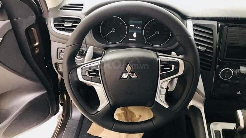 So sanh Hyundai SantaFe 2019 va Mitsubishi Pajero Sport 2019