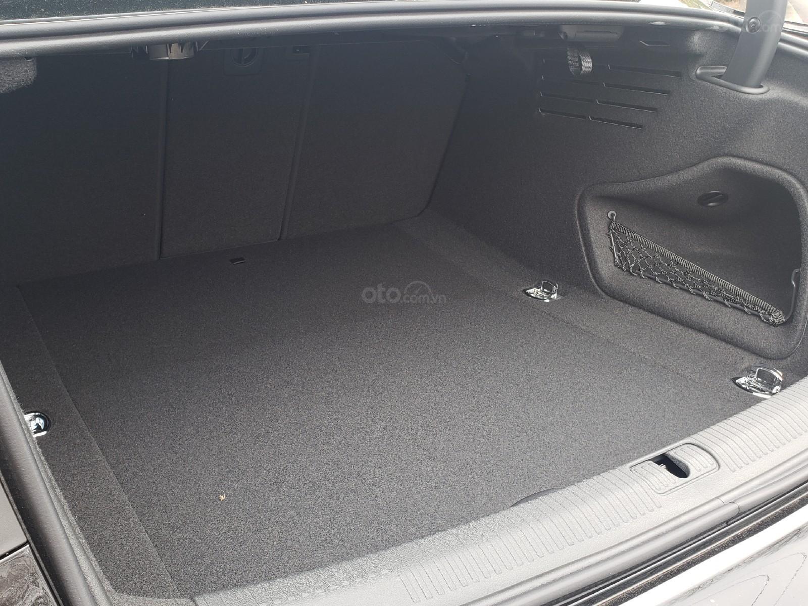 Đánh giá xe Audi A4 2019 về khoang hành lý - Đủ dùng nhưng chưa ấn tượng