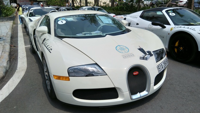 Bugatti Veyron độc nhất Việt Nam của ông Vũ...