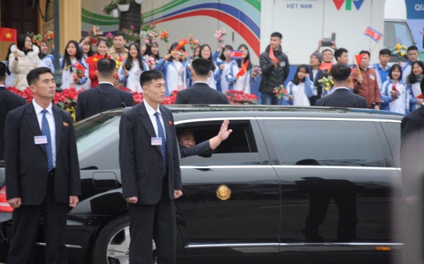 Mercedes-Benz S600 Pullman Guard hộ tống Kim Jong Un về Hà Nội 2