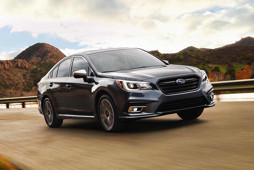 Subaru Legacy 2019 màu đen