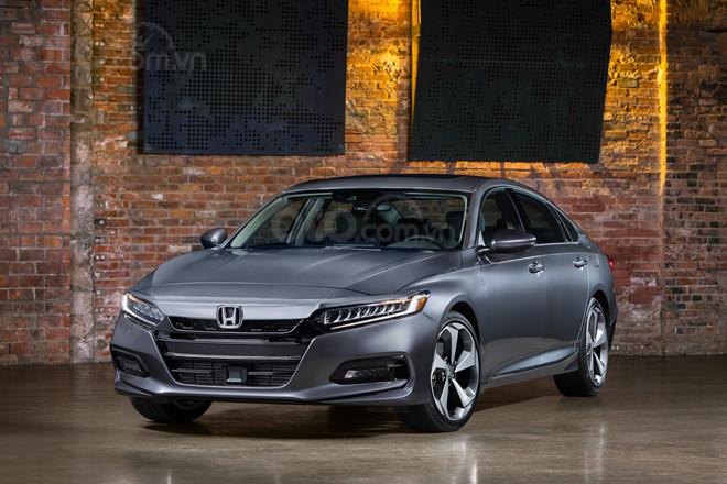 Honda Accord 2019 màu bạc xám