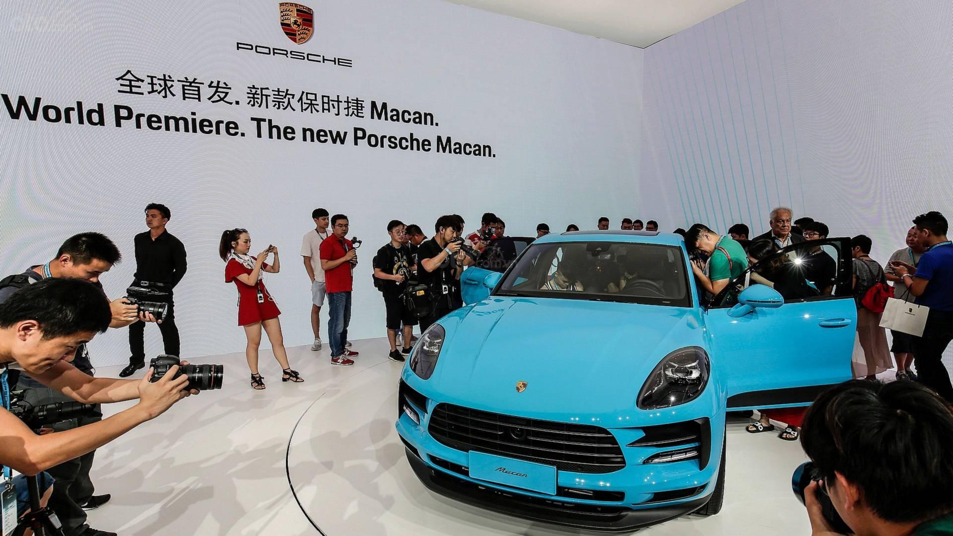 Porsche Macan thế hệ mới - ảnh 2 Porsche Macan màu xanh