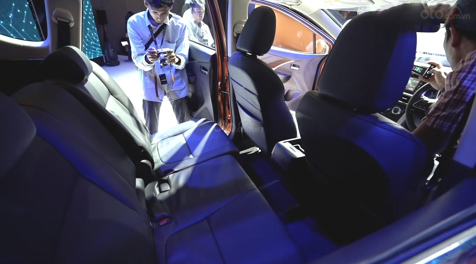 Ảnh chụp ghế sau xe Nissan Grand Livina 2020