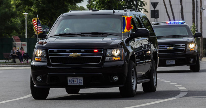 Chiếc Chevrolet Suburban dẫn đoàn trong biệt đội xe hộ vệ của Tổng thống Mỹ...