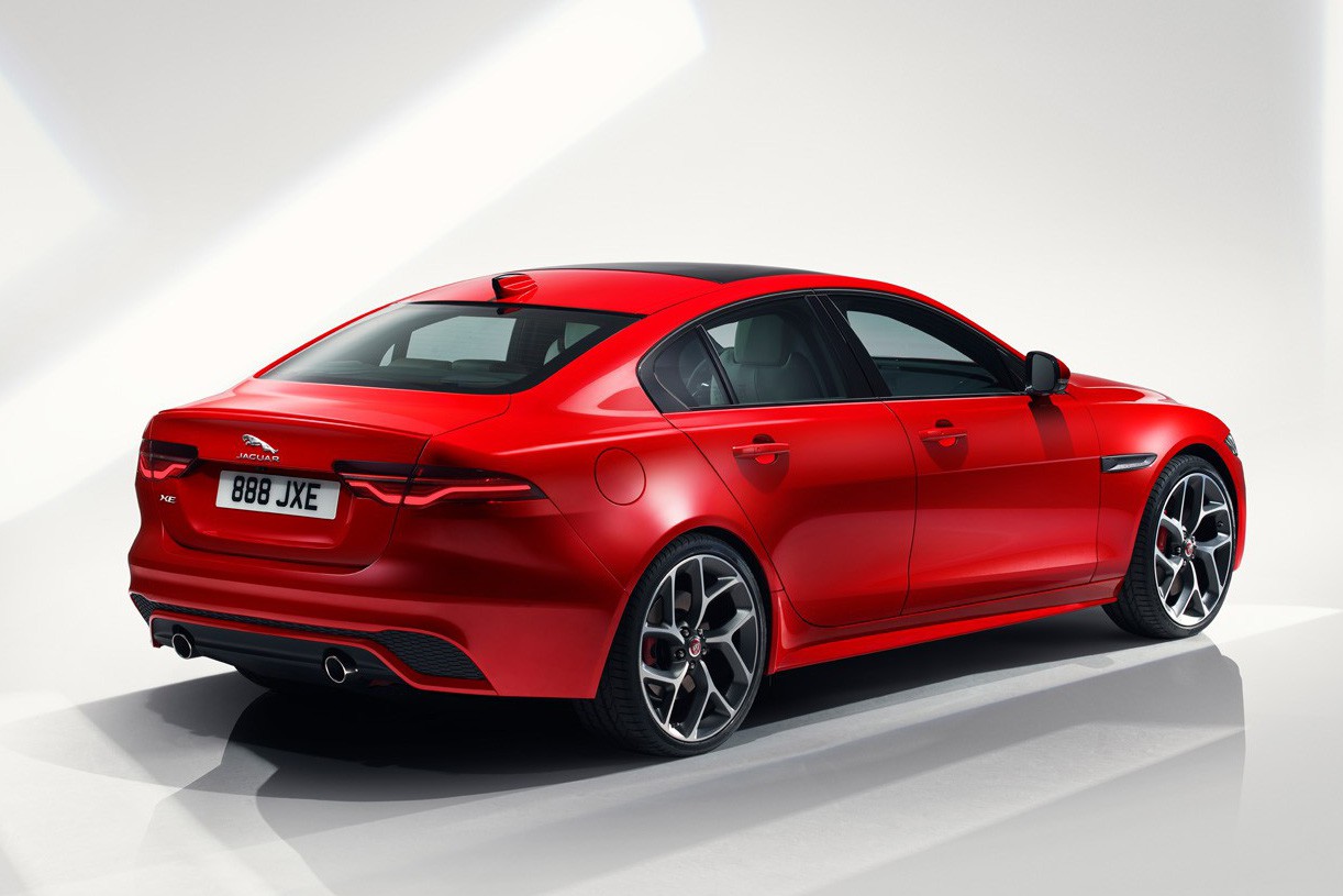 Jaguar XE 2019 nội thất a1.