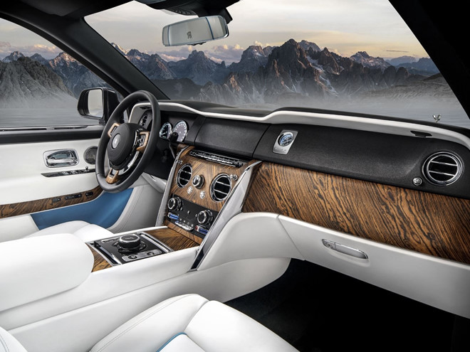 Cristiano Ronaldo bổ sung Rolls-Royce Cullinan vào bộ sưu tập xe hơi khủng 6 Cristiano Ronaldo bổ sung Rolls-Royce Cullinan vào bộ sưu tập xe hơi khủng a6