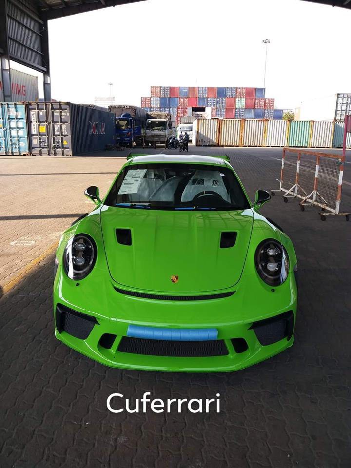 Porsche 911 GT3 RS có màu sơn “hiếm” giá trị hơn 200 triệu đồng xuất hiện tại Việt Nam2aa