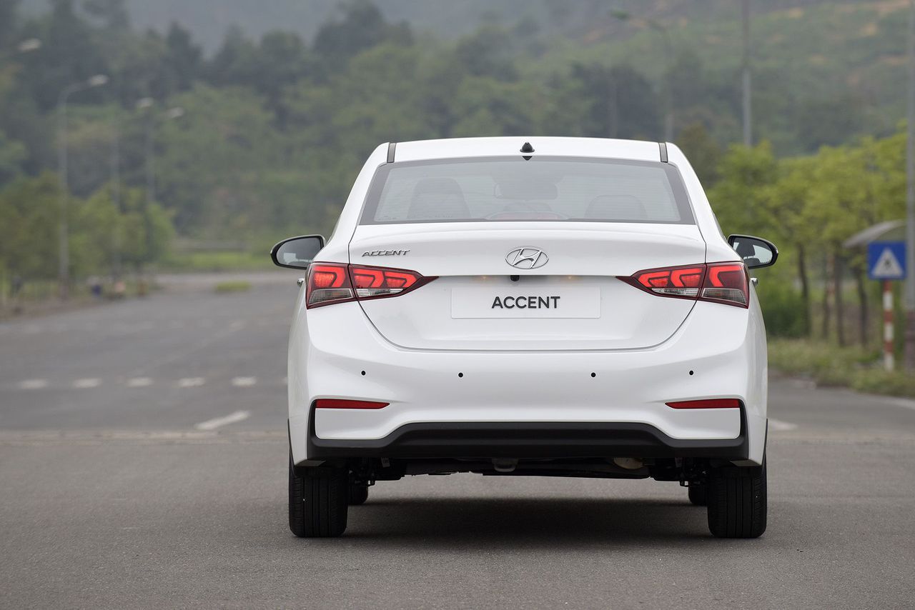 So sánh xe Hyundai Accent 2019 và Toyota Wigo 2019 về thiết kế 13