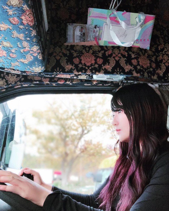 Ngất ngây ngắm nữ tài xế nóng bỏng nhất Nhật Bản - Ảnh 1.