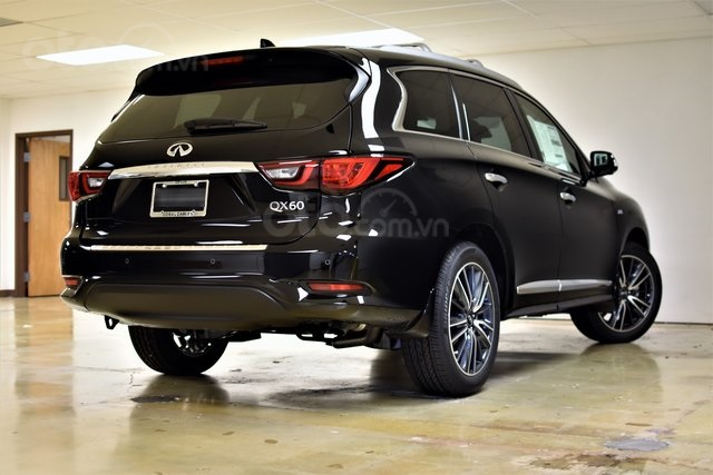 Đánh giá xe Infiniti QX60 2019 về đuôi xe - góc phải