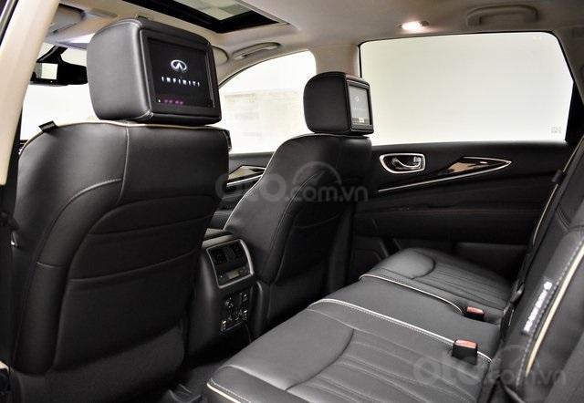 Đánh giá xe Infiniti QX60 2019 về không gian chỗ ngồi - Hàng sau tiện nghi, đủ dùng