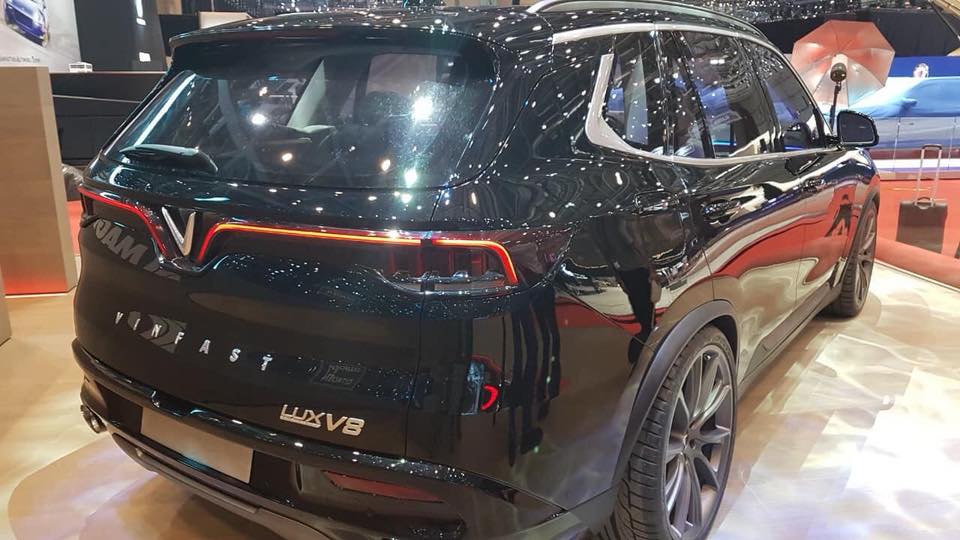 Xem nhanh VinFast LUX V8 mới tại Geneva Motor Show 2019 5 Xem nhanh VinFast LUX V8 mới tại Geneva Motor Show 2019 a5