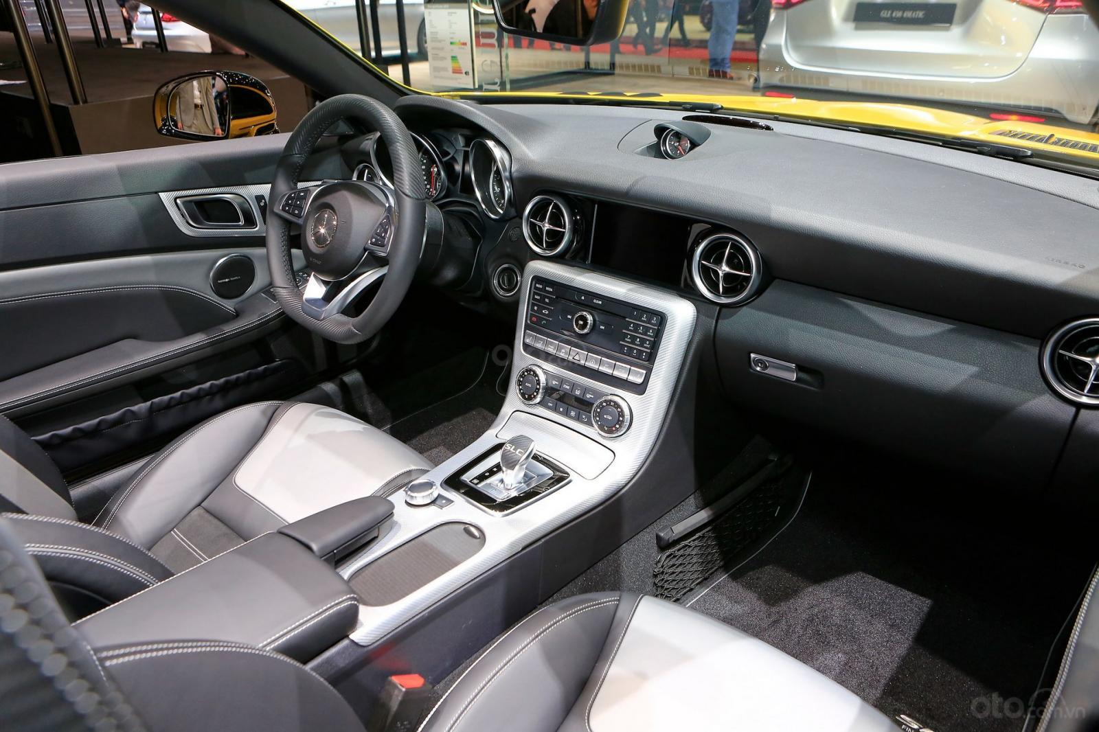 Hình ảnh Mercedes-Benz SLC Final Edition tại Geneva 2019 - 4 Hình ảnh Mercedes-Benz SLC Final Edition tại Geneva 2019 - 4