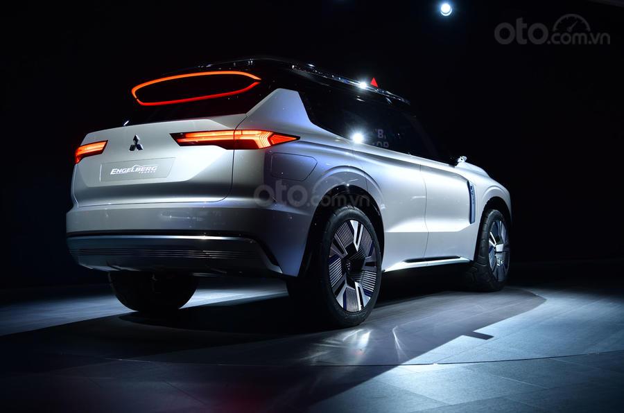 Xem trước Mitsubishi Outlander thế hệ mới cực hầm hố quá concept Engelberg Tourer 10 Xem trước Mitsubishi Outlander thế hệ mới cực hầm hố quá concept Engelberg Tourer a10