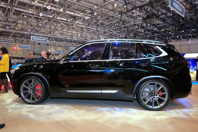 SUV VinFast LUX V8 nhận được nhiều sự chú ý tại Geneva Motor Show....