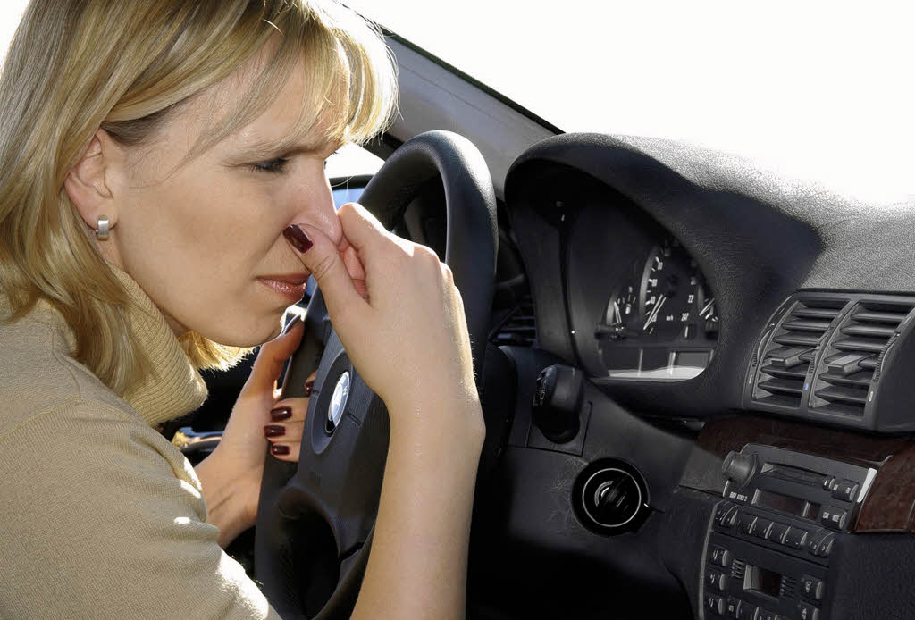 Tất tần tật mẹo khử các loại mùi hôi trên ô tô a1