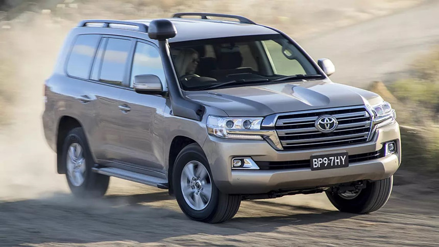 Mang VinFast Lux V8 về nước, hãng ô tô Việt sẽ phải tính đến những đối thủ này a4 Toyota Land Cruiser