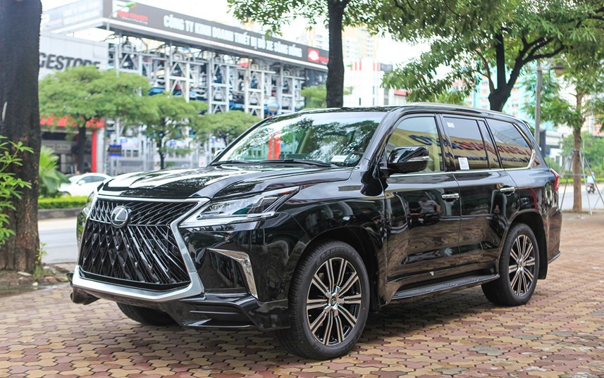 Mang VinFast Lux V8 về nước, hãng ô tô Việt sẽ phải tính đến những đối thủ này Lexus LX 570
