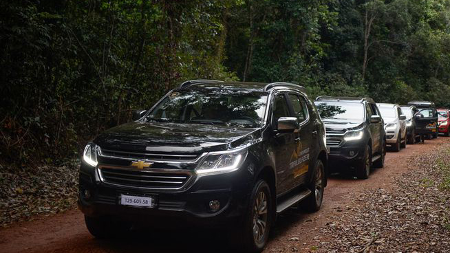 So sánh xe Chevrolet Trailblazer 2019 và Nissan Terra 2019 3