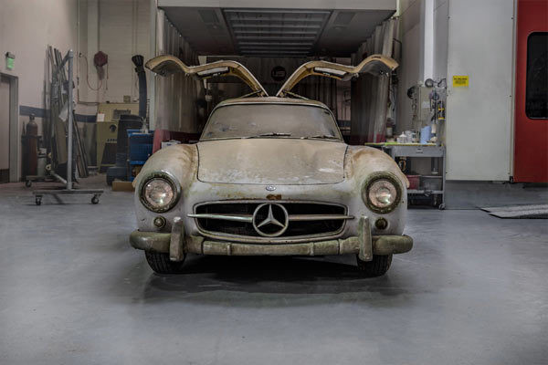 Mercedes-Benz "đồng nát" từ thời 1954 đáng giá 100 tỷ đồng!