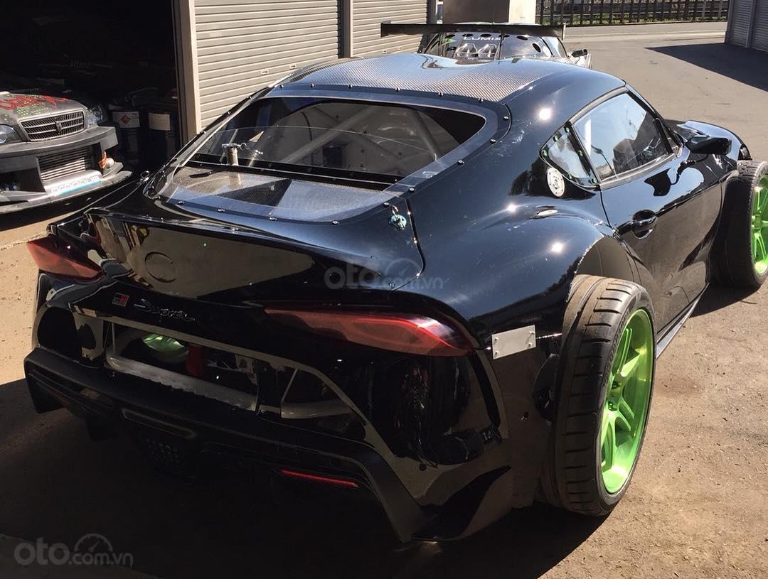 Đuôi xe Toyota Supra A90 2020 độ động cơ 2JZ