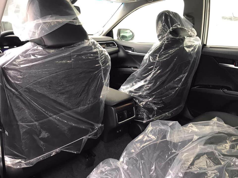 Toyota Camry 2019 về tới đại lý, giá cao hơn đời cũ a7