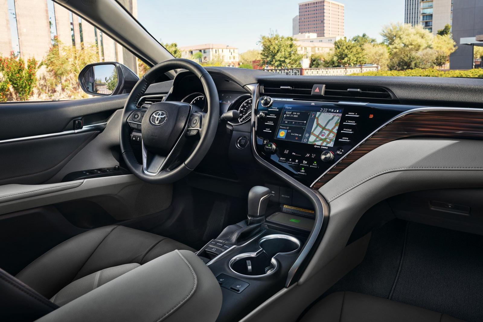 Chưa ra mắt, Toyota Camry 2019 đã lộ nhiều nâng cấp mới tại Việt Nam 2 Chưa ra mắt, Toyota Camry 2019 đã lộ nhiều nâng cấp mới tại Việt Nam a2