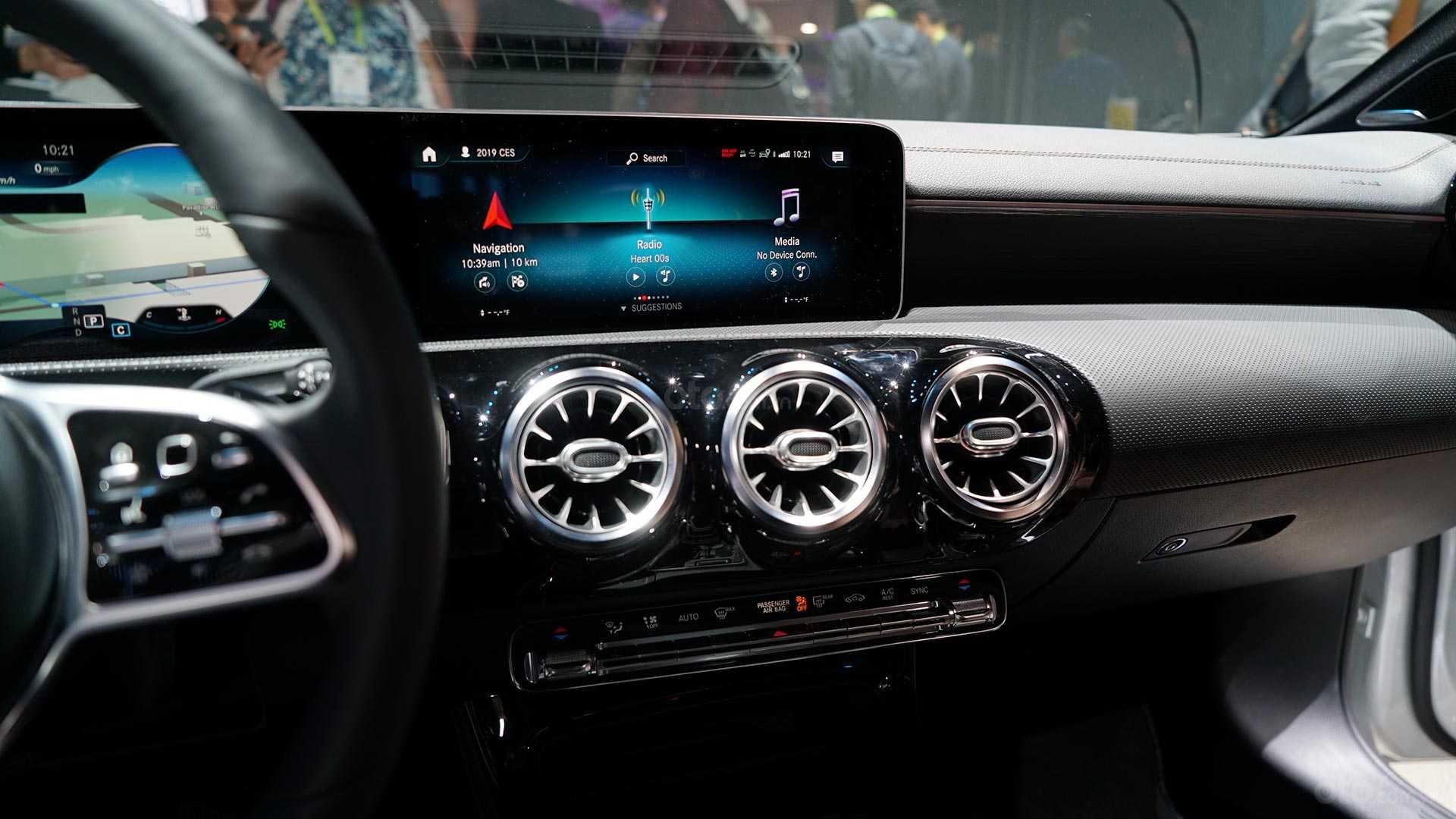 Mercedes-Benz GLA-Class 2020 - màn hình MBUX