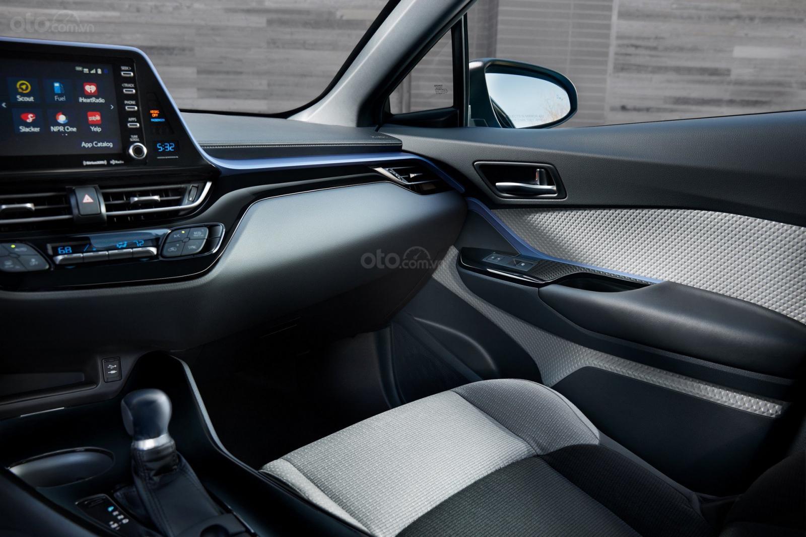 Toyota C-HR 2019 bình dân có giá hấp dẫn hơn nữa