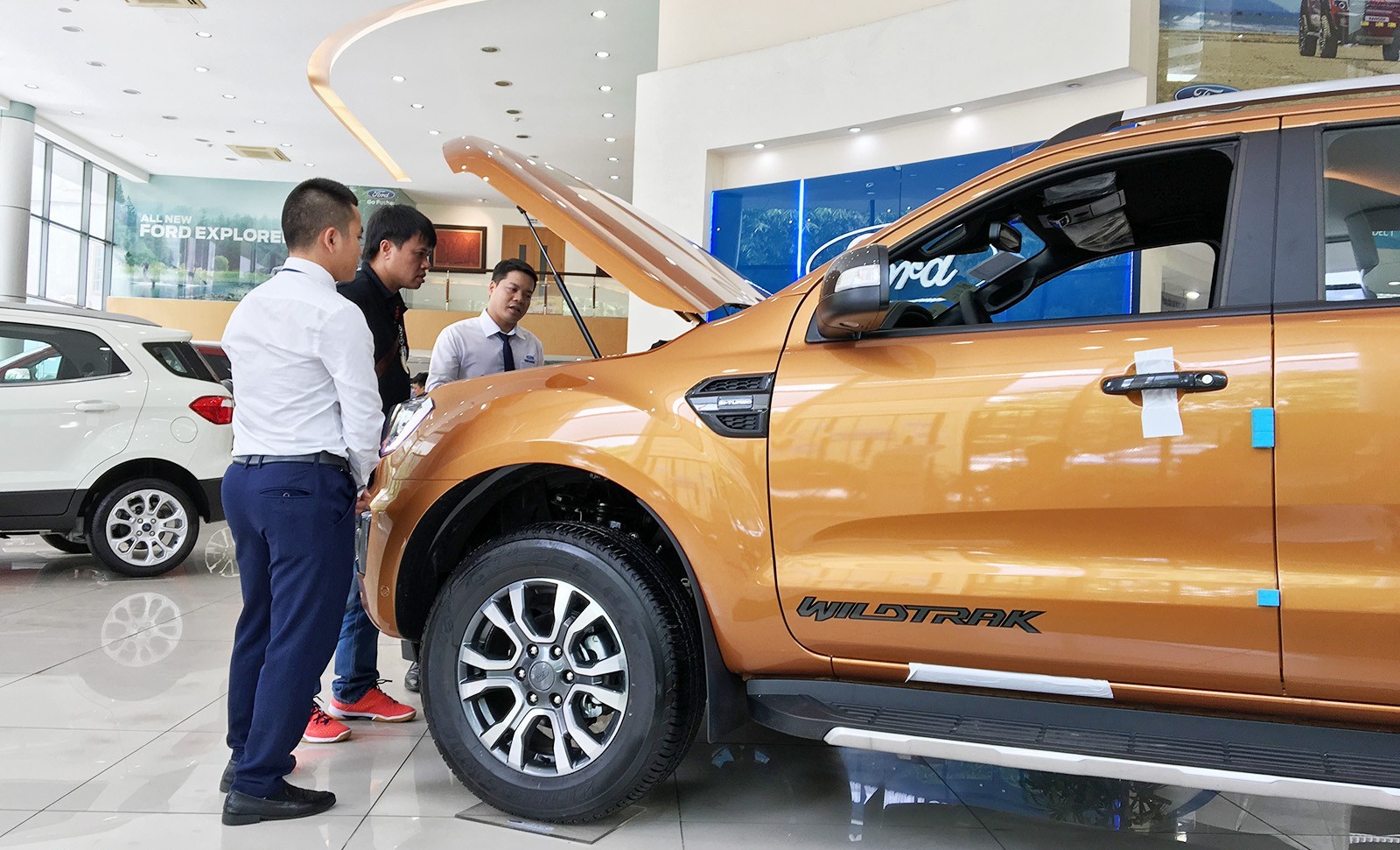 Đại lý không đủ hàng có sẵn để giao Ford Ranger cho khách hàng 