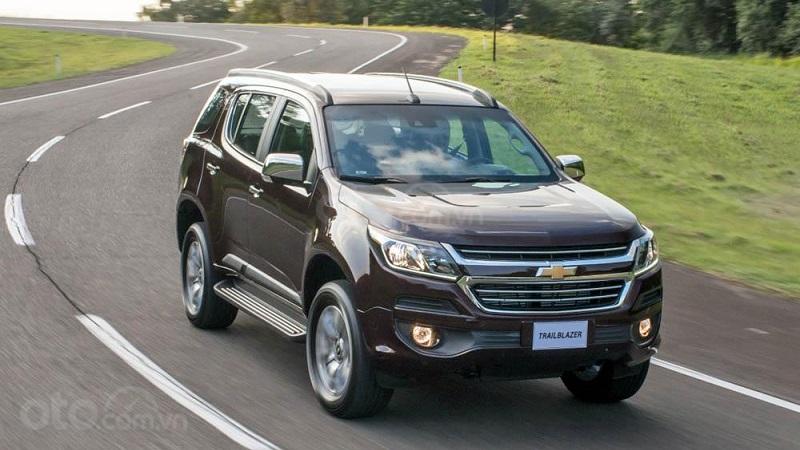 So sanh Mitsubishi Pajero Sport 2019 va Chevrolet Trailblazer 2019