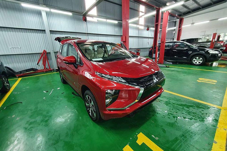 Mitsubishi Xpander có thêm bản màu đỏ về Việt Nam a2.