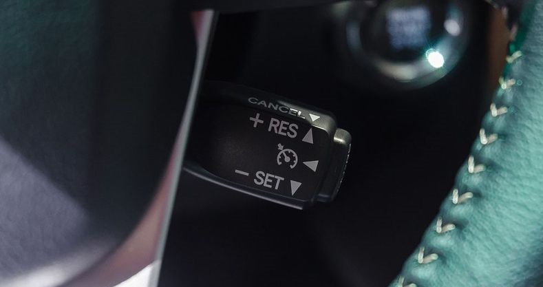 Cách sử dụng hệ thống Cruise Control để xe tiết kiệm nhiên liệu2aa