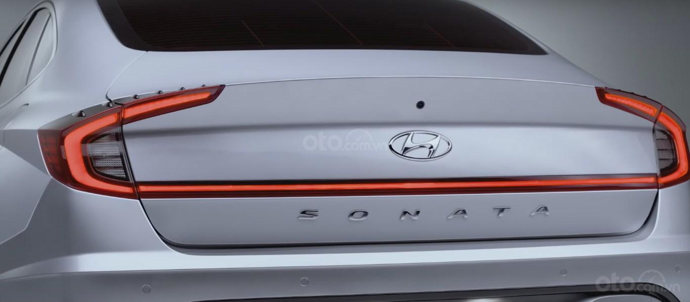 Hyundai Sonata 2020: Đèn hậu của xe