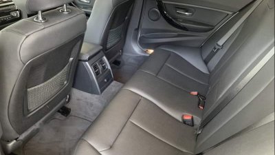 Hàng ghế sau của BMW 3-Series